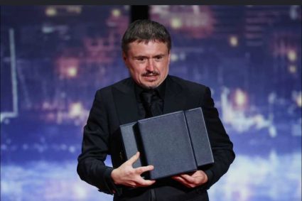 Regizorul român, Cristian Mungiu, câștigător al premiului „Palme d’Or”. Filmul ar putea intra pe lista filmelor de la Oscar! Artiștii cer guvernului implicare și susținere financiară!